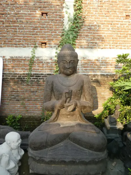 Product image 1 of the product “Sitting Buddha - Indian style. 240cm height. Painted in the color antique finish 240 cm”
